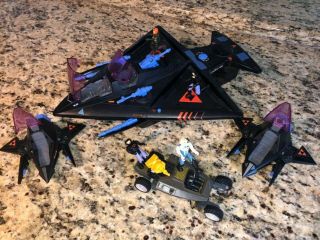 Coleco Starcom Shadow Bat,  2 Parasite Pilot Lt.  Magg With Invader Car,  5 Guys