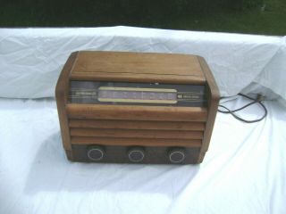 Vintage Rca Victor Wood Case Radio Powers Up No Station