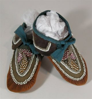 1890s Pair Native American Iroquois Indian Bead Decorated Hide Moccasins Beaded