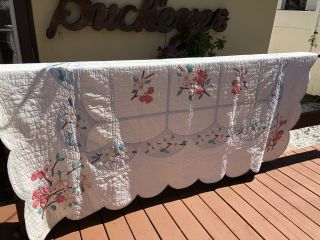 Early Handmade Hand Stitched Floral Scalloped Edge Quilt Bedspread Lovely