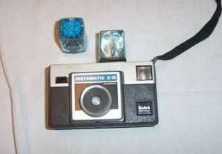 Vintage Camera,  Kodak Instamatic X - 15 With 2 Flash Cubes