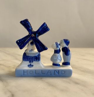 Vintage Delft Blue Holland Handpainted Boy And Girl Kissing At Windmill Figurine