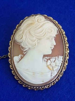 Elegant 1930 - 50s Mid - Cent Antique 9ct Gold Hand Carved Cameo Brooch 12.  4g