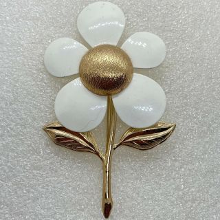 Signed Sarah Coventry Vintage Daisy Flower Brooch Pin White Enamel Jewelry