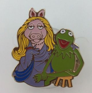 Vintage 1980 Miss Piggy & Kermit Muppets Enamel Lapel Pin Henson Associates