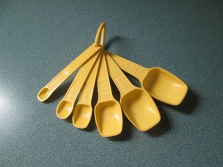 6 Vintage Tupperware Yellow Measuring Spoons With Ring