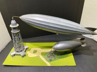 Vintage Itc Model Craft Zeppelin/blimp Tethered Building Diorama Built/parts