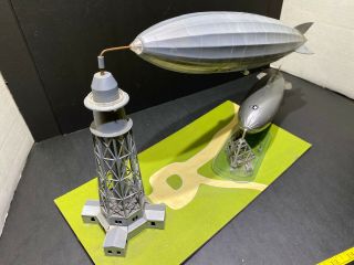 Vintage ITC Model Craft Zeppelin/Blimp Tethered Building Diorama Built/Parts 3