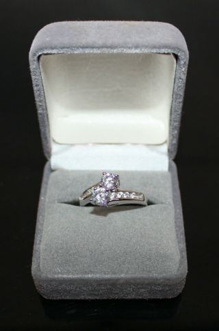 1972 Vintage 14k White Gold Ring W/ 12 Diamonds Size 8 Total Diamond Wt 0.  25