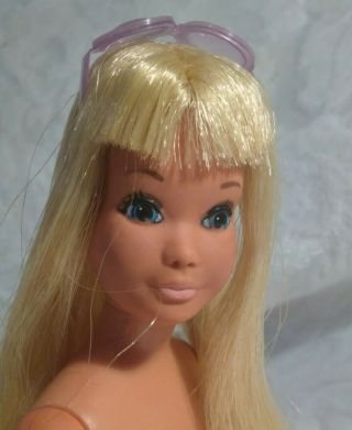 Vintage Barbie Sister Skipper Blonde Sun Set Malibu 1069 Korea 1960s