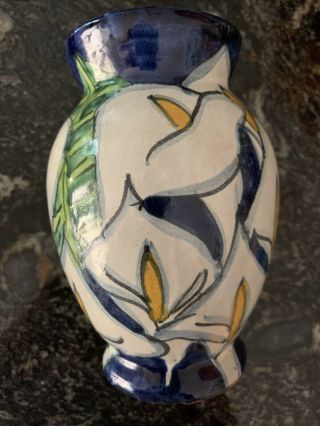 Vintage Talavera Mexican Pottery Hand Painted Calla Lily Vase 6.  5” Signed