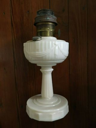 ANTIQUE ALADDIN ALACITE LINCOLN DRAPE OIL LAMP NU - TYPE MODEL B Matching Shade 3