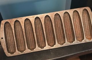 Vintage Lodge Cast Iron Corn Bread Stick Pan Cob 9 Ears Farmhouse