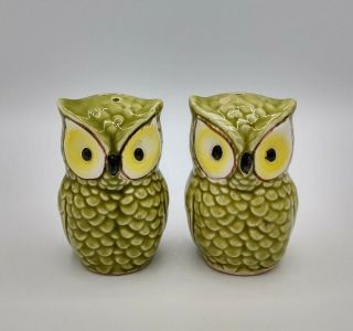 Vintage Hand Painted Ceramic Green Owl Birds Salt And Pepper Shakers Japan