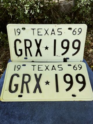Vintage 1969 Hi Texas License Plate Pair Grx 199