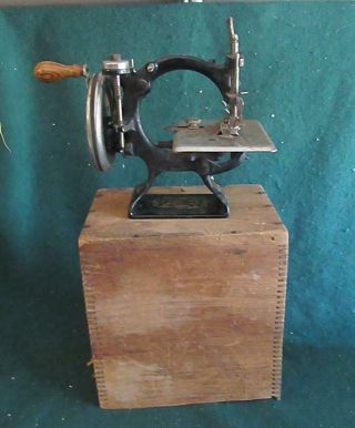 Antique F&w Automatic Hand Crank Sewing Machine 8 " Decorated W/orig Wooden Box