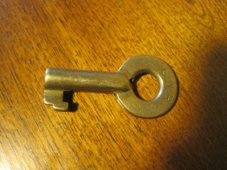 Canadian National Railroad (cnr) Solid Brass Key Between 60 And 100 Years Old