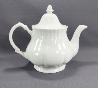 Vintage Pure White Ceramic Teapot With Dome Lid