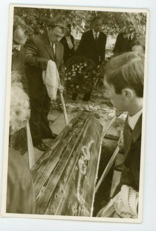 Vintage Post Mortem Snapshot Death Photo - Coffin Casket Going Into Ground Grave