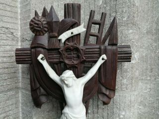 ANTIQUE BLACK FOREST CARVED WOOD TOOLS OF PASSION STANDING CRUCIFIX JESUS CORPUS 3