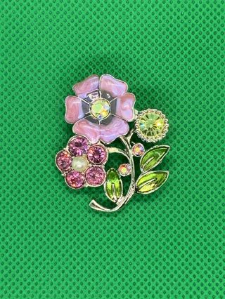 Vintage Brooch Pin Unsigned Designer Enamel Flower C Clasp Faux Pearls