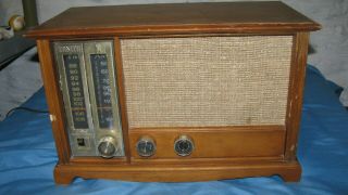 Vintage Zenith Am/fm Tube Type Table Radio Model N731.