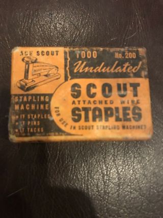 Vintage Box Of No.  200 Undulated Ace Scout Staples Complete