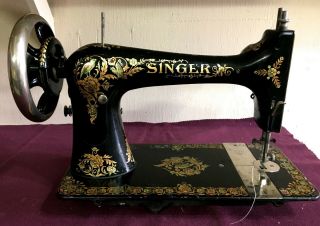 Singer Treadle Sewing Machine Head w/Shuttle 