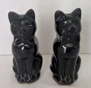 Vintage Japan Black Cats Red Ware Pottery Salt & Pepper Shaker Set