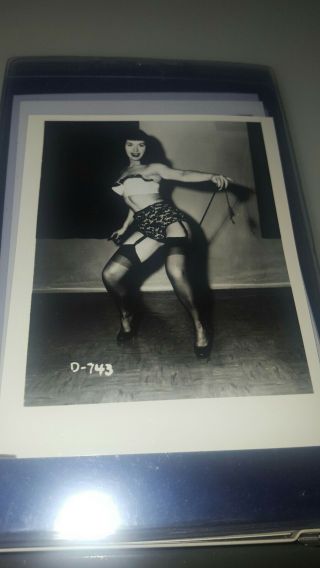 Bettie Page Pin - Up Photo From Vintage Irving Klaw Negative D743