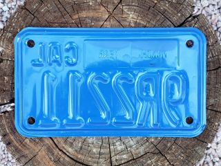 VINTAGE CALIFORNIA STATE MOTORCYCLE LICENSE PLATE BLUE 1985 2
