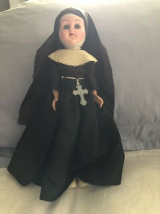 Vintage 11” Catholic Nun Doll Full Habit Rosary Poseable Plastic W/sleepy Eyes