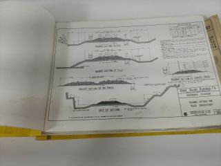 Vtg Union Pacific Railroad Engineering Standards Book Folder 1990 Drawings Specs 3
