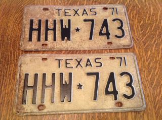 1 Pair 1971 Texas License Plates Hhw - 743 Great Barn Find
