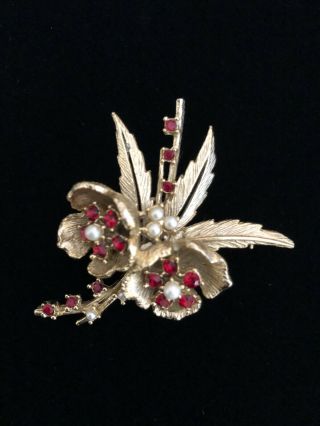 Vintage Brooch Gold Tone Floral Flower Red Rhinestone Faux Pearl Pin