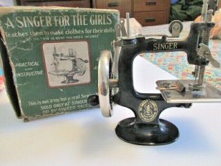 Antique Singer For The Girls Sewing Machine W/box Machine