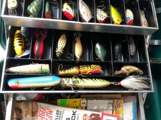 Vintage Umco Tackle - box Filled w/ Fishing Lures Heddon.  Wood.  Bombers & MISC 3