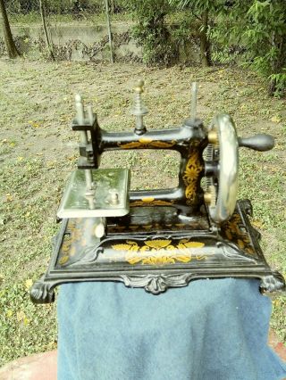 Antique Cast Iron Muller Child Sewing Machine Made In Germany 15 ?