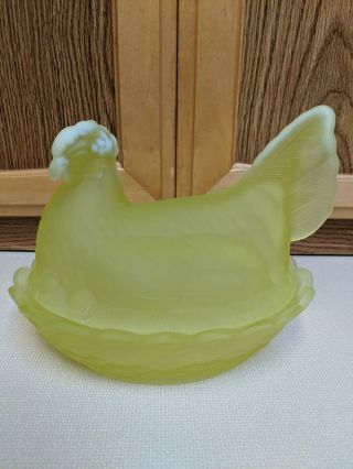 Gorgeous Vintage Opalescent Vaseline Glass Hen On Nest Covered Dish