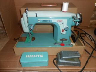 Vintage White Model 660 Sewing Machine Retro Mid - Century
