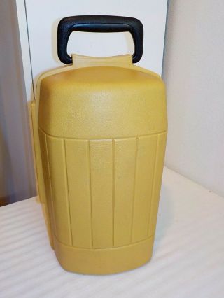 VINTAGE COLEMAN GOLD CLAMSHELL CARRY CASE FOR A 200A LANTERN 2/78 3
