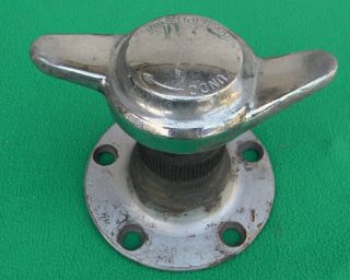 Vintage Knock Off Wheel Center Hub With Spinner Mg ?