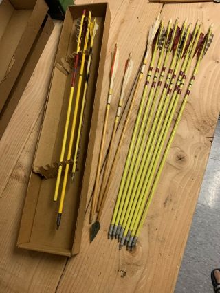 Vintage Matched Set Of 6 Wood Shaft Target Arrows 6,  9 Misc,  1 Broadhead