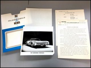 1967 Oldsmobile Toronado Vintage Factory Photo Press Release