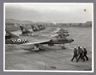Hawker Hunter F1 Line Up & Crew Vintage Air Ministry Photo Raf 15