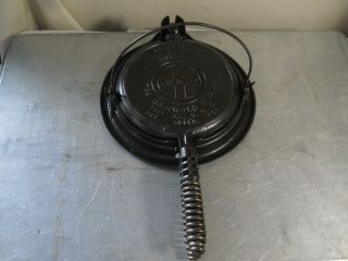 Antique Griswold Cast Iron Waffle Iron American No.  8 Patt 152 C Waffle Maker