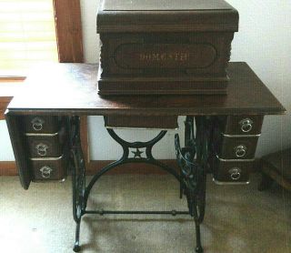 Domestic Treadle Sewing Machine W/coffin Cover & Access.  Early 1900 