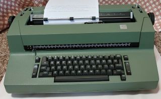 Vintage Avocado Green Ibm Selectric Ii Correcting Electric Typewriter