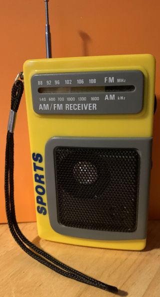 Vintage Portable Pocket Yellow Street Beat Sport Am Fm Transistor Receiver Radio