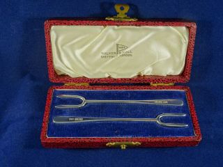 Beautifully Boxed Olive/pickle Forks By Walker And Hall,  Sheffield 1947